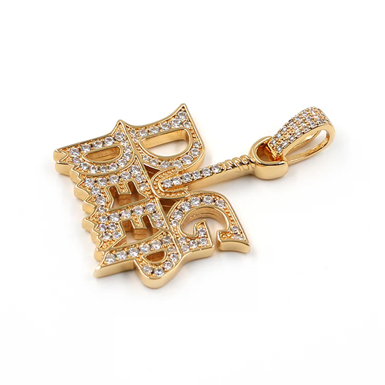 Hoe verbetert een hiphop-hanger met letters uw stijl?