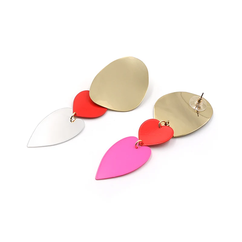 Messing bladmetal schijf rood en roze oorbellen